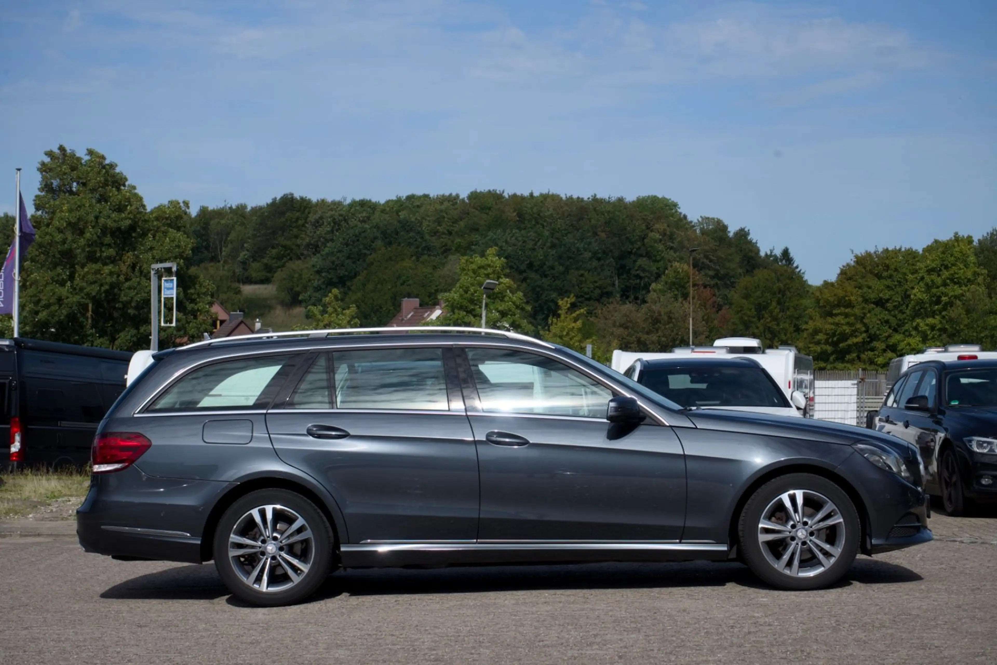 Mercedes-Benz E 200 BlueTec — photo 7
