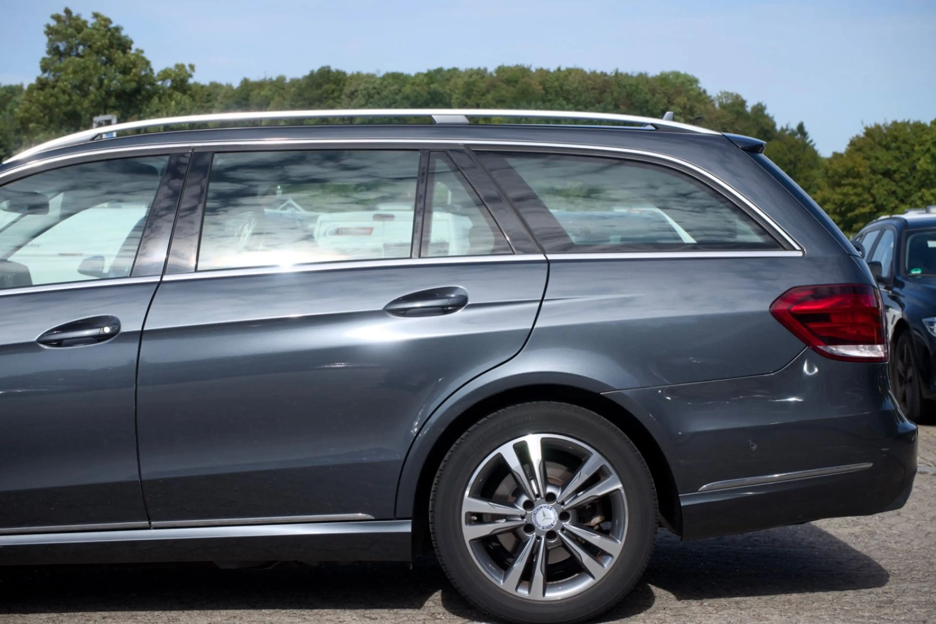 Mercedes-Benz E 200 BlueTec — photo 10