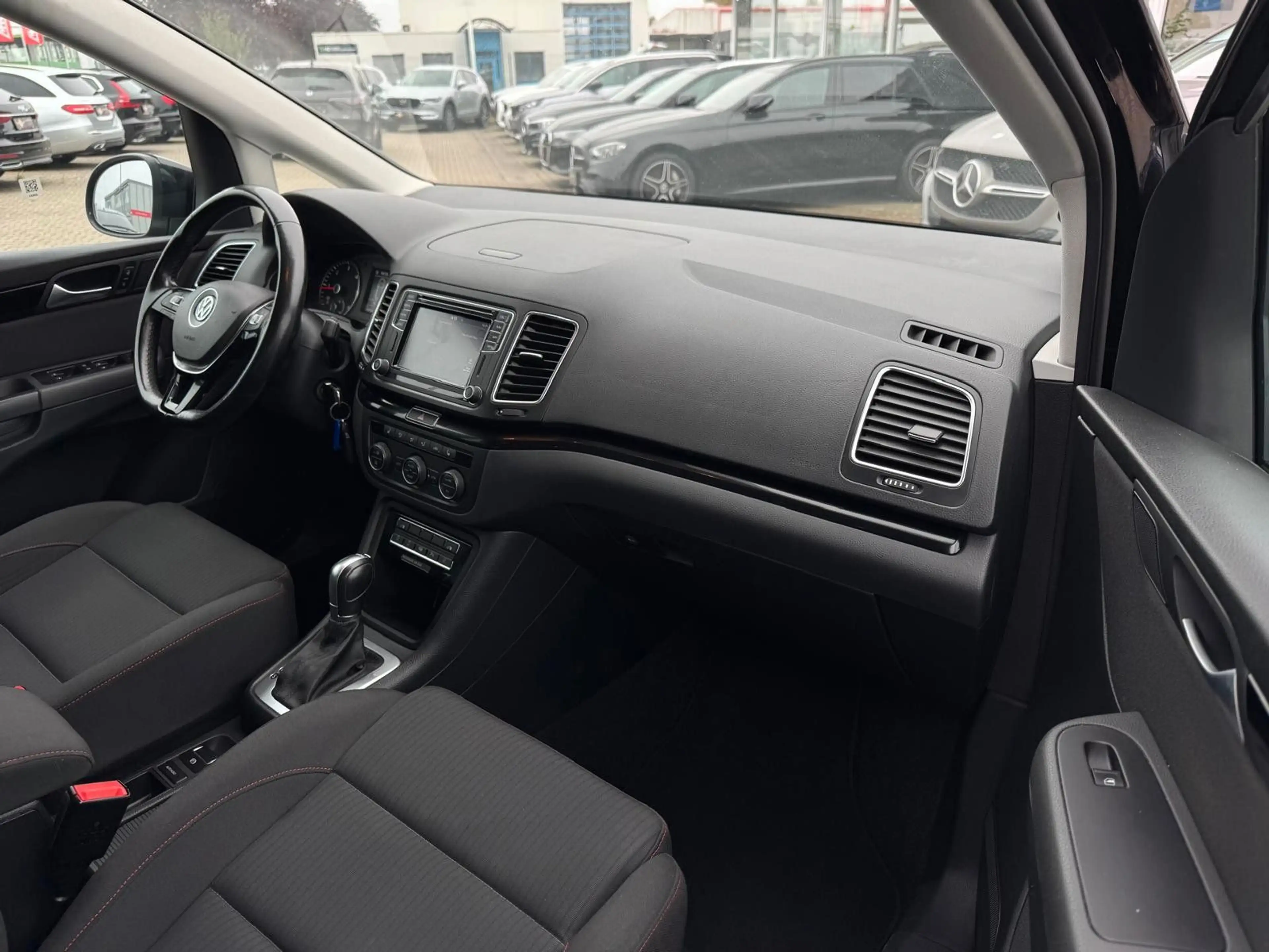 Volkswagen Sharan 2.0 TDI"DSG"Sound"7 SITZE"AHK"NAVI"KAMERA — photo 15