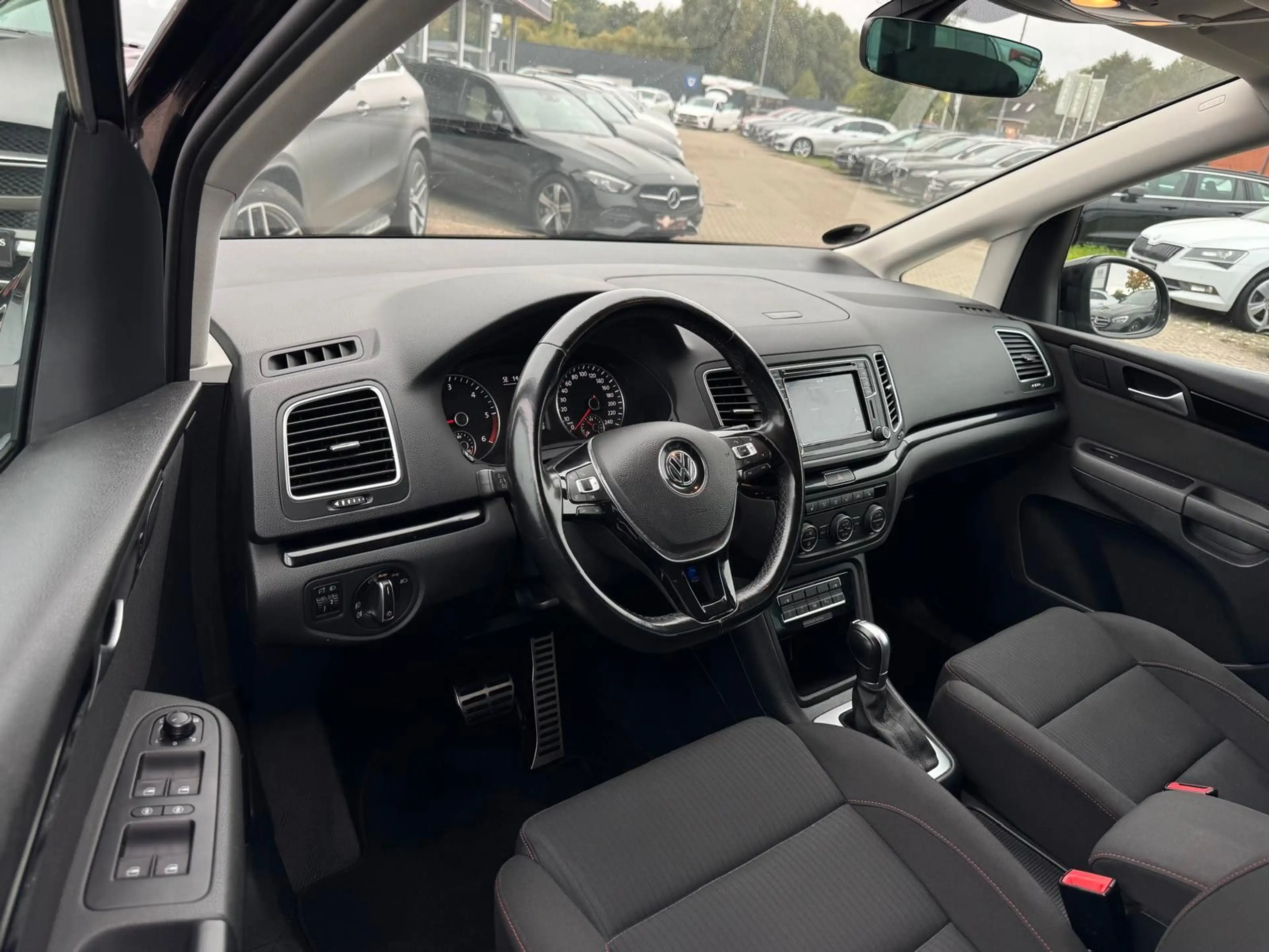 Volkswagen Sharan 2.0 TDI"DSG"Sound"7 SITZE"AHK"NAVI"KAMERA — photo 14