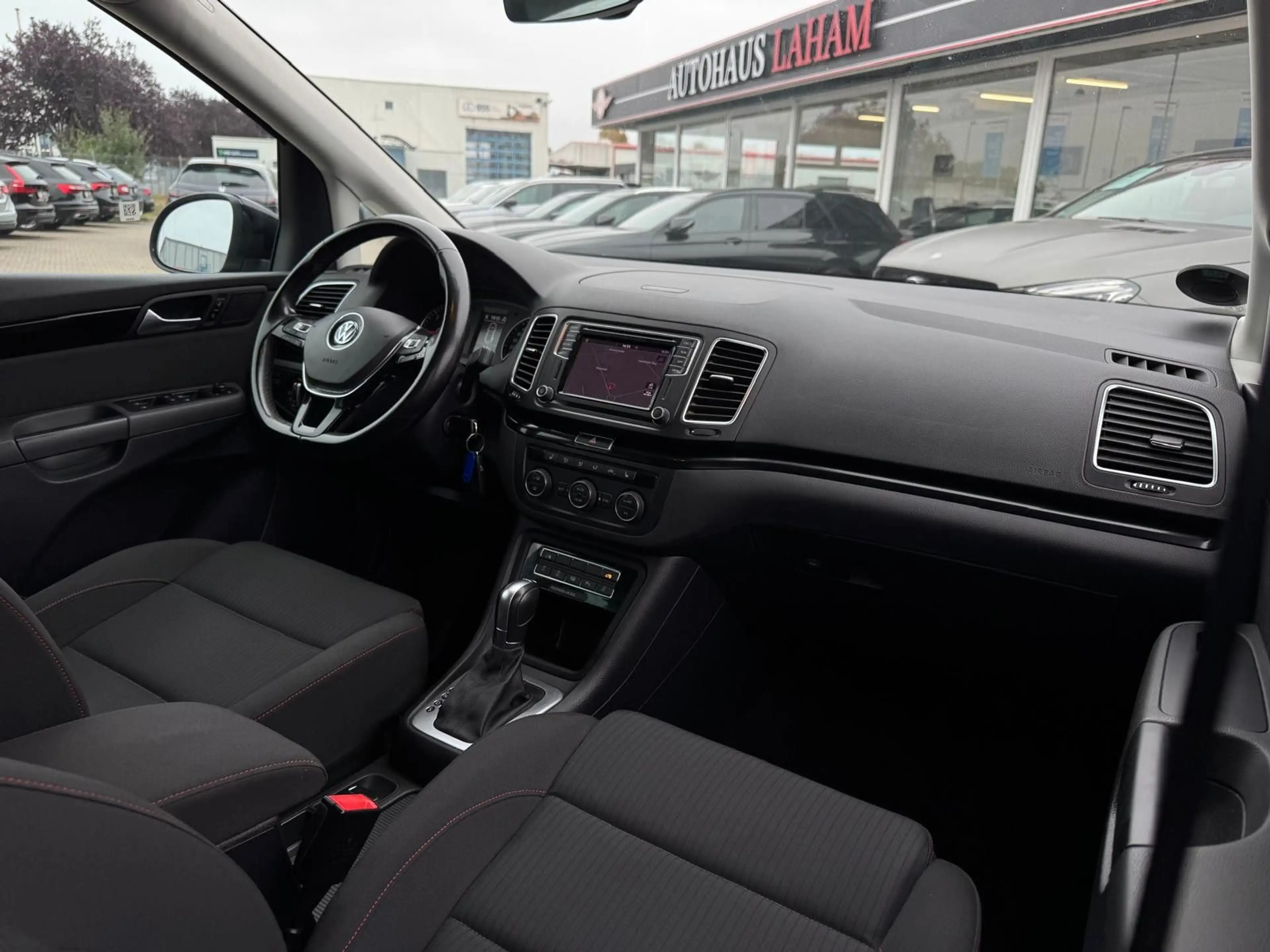 Volkswagen Sharan 2.0 TDI"DSG"Sound"7 SITZE"AHK"NAVI"KAMERA — photo 12