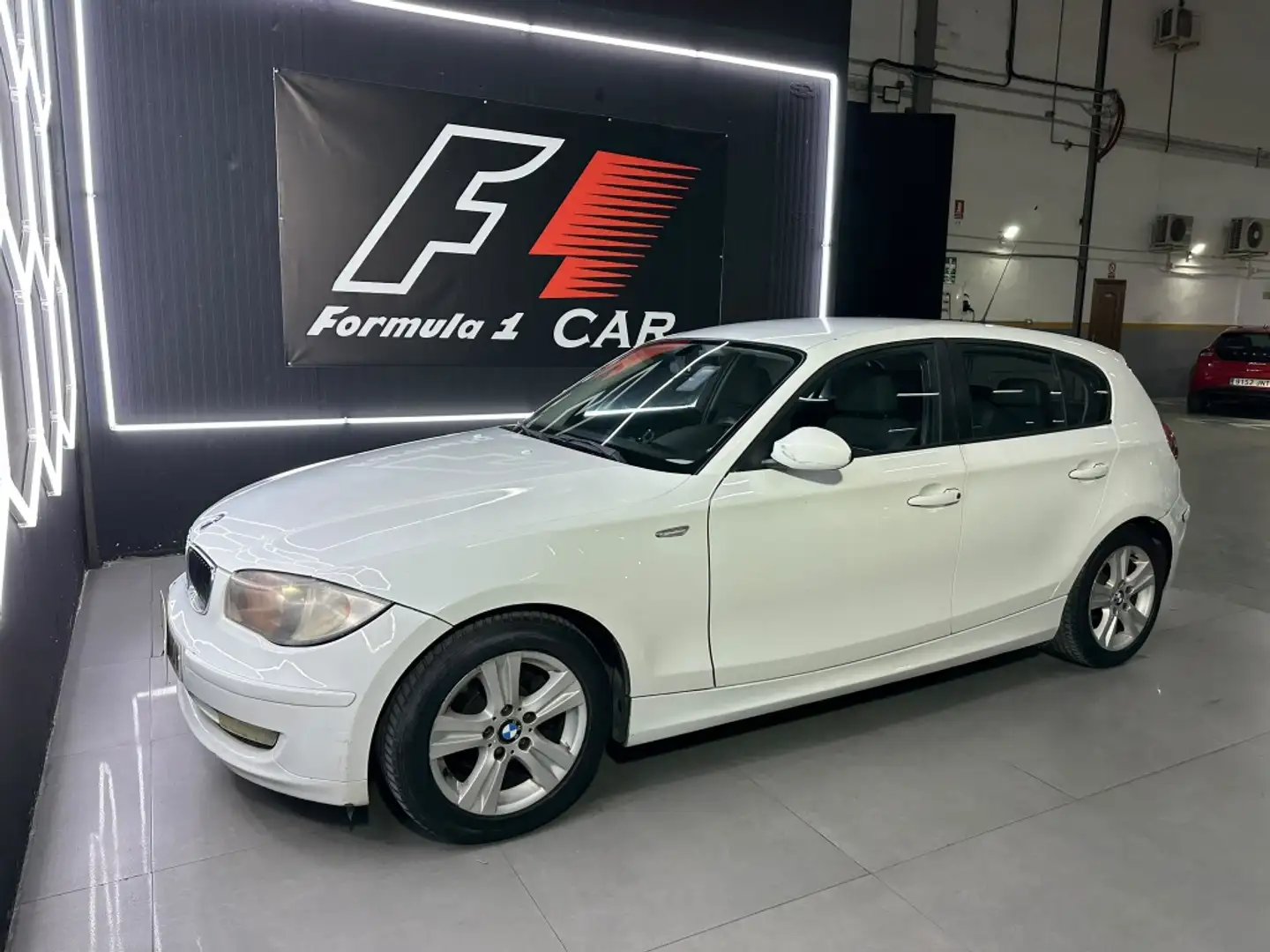 BMW 118 118d - 1