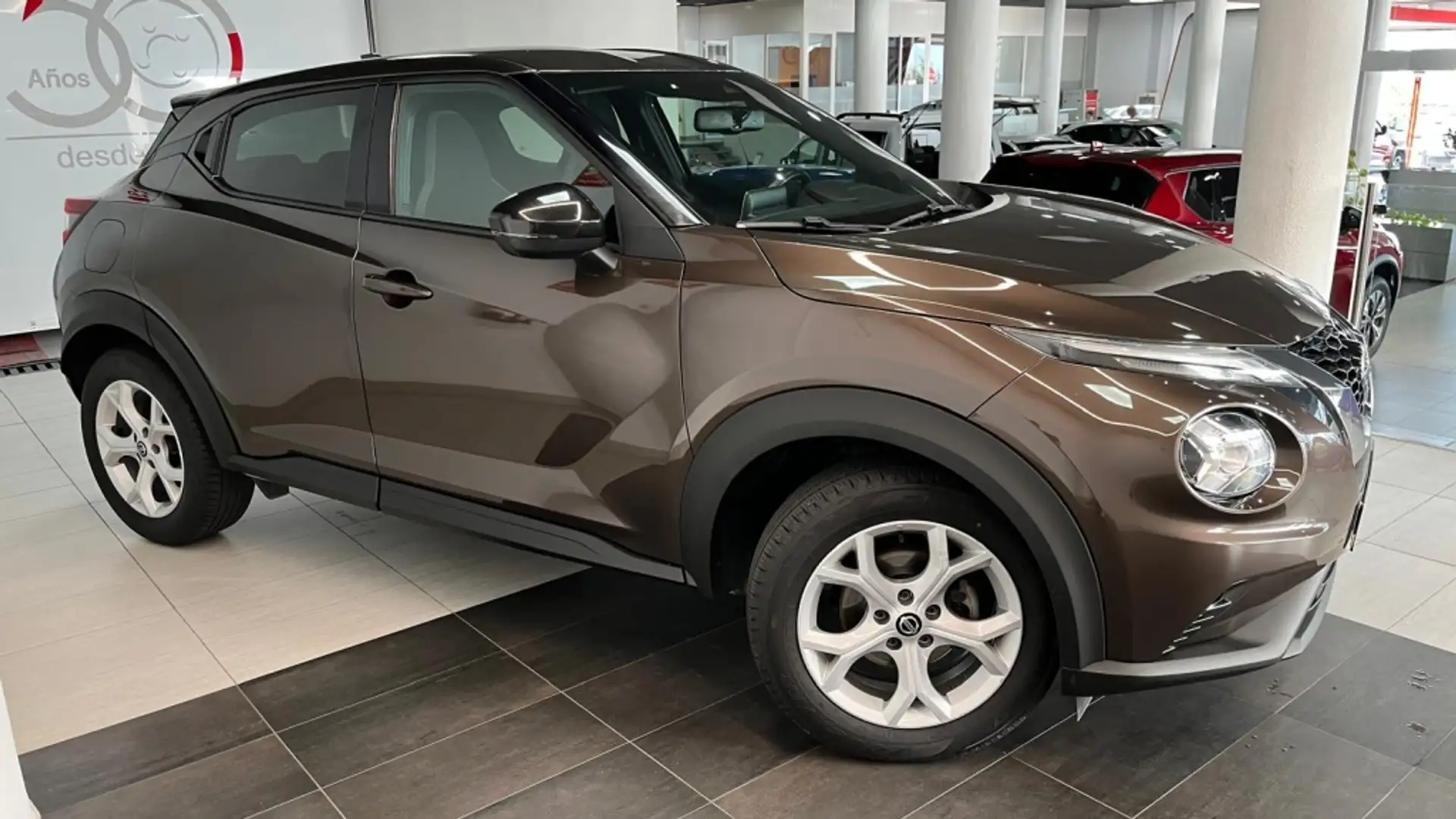 Nissan Juke 1.0 DIG-T N-Connecta 4x2 DCT 7 114 Brun - 2