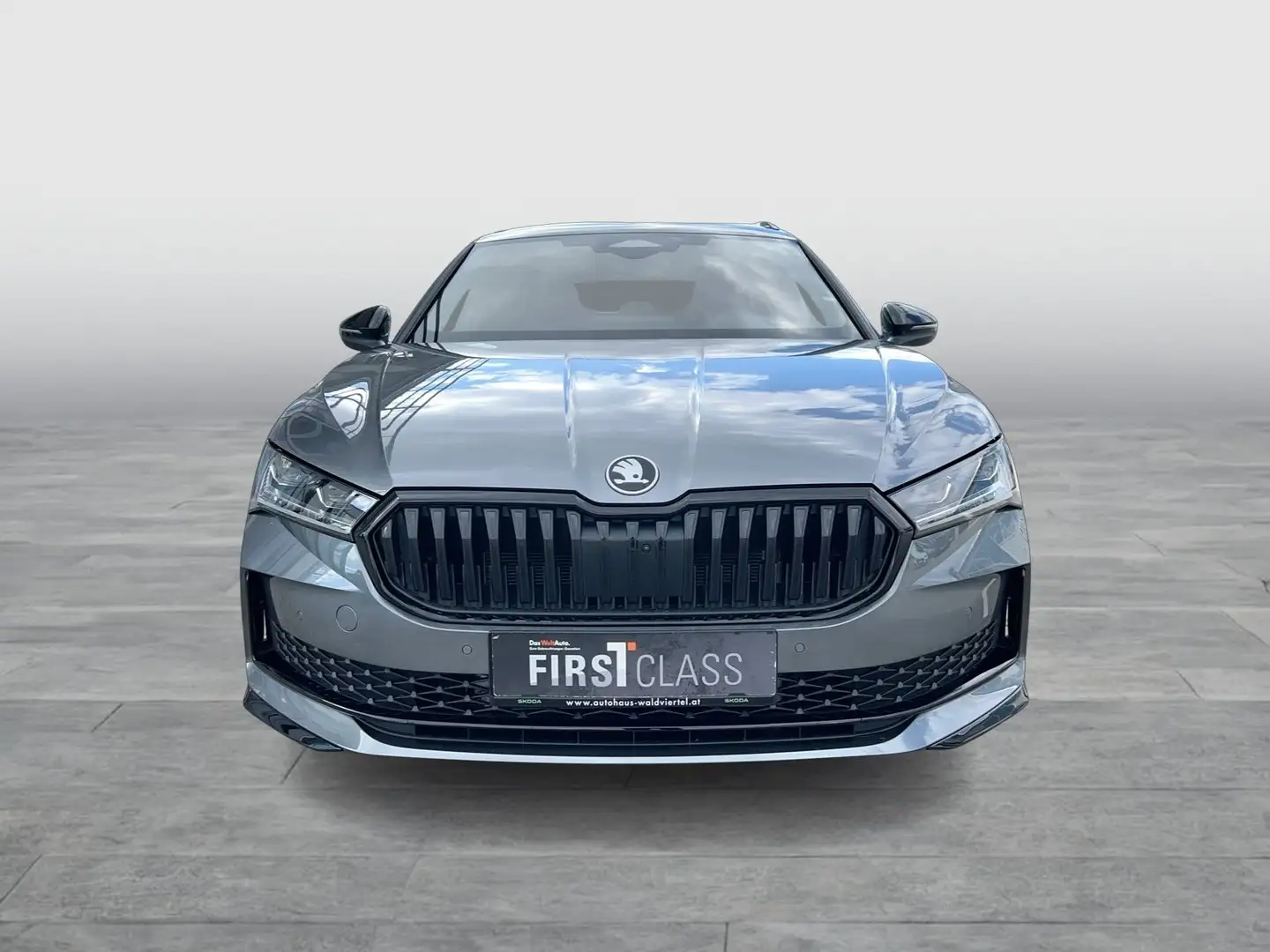 Skoda Superb Sportline iV TSI DSG Grau - 2