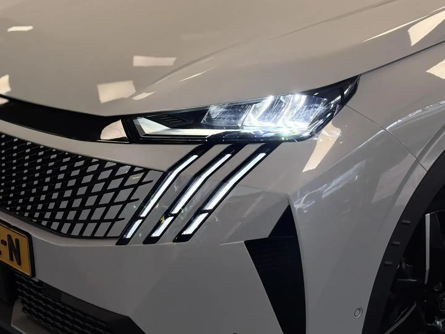 Peugeot 3008 Allure 1.2 Hybrid 145pk e-DSC6 | STOEL+STUURVERW. Blanc - 2