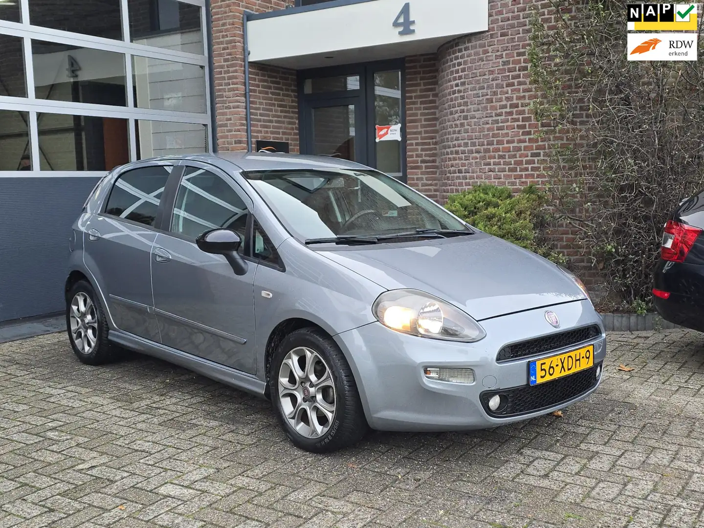 Fiat Punto Evo 0.9 TwinAir Easy Apk |Nap |5DR |Clima Grijs - 1