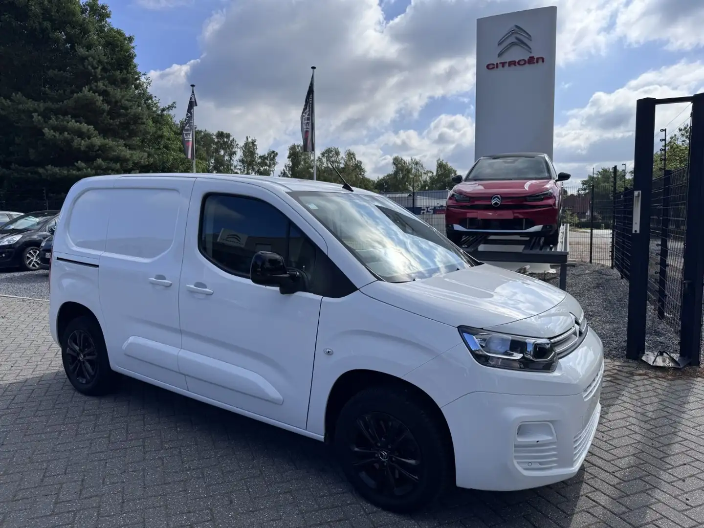 Citroen Berlingo 1.5 BlueHDi 130 Automaat Driver L1 Wit - 1