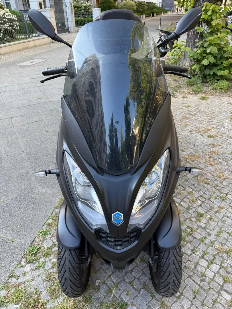 Piaggio MP3 300 TA2 Černá - 2