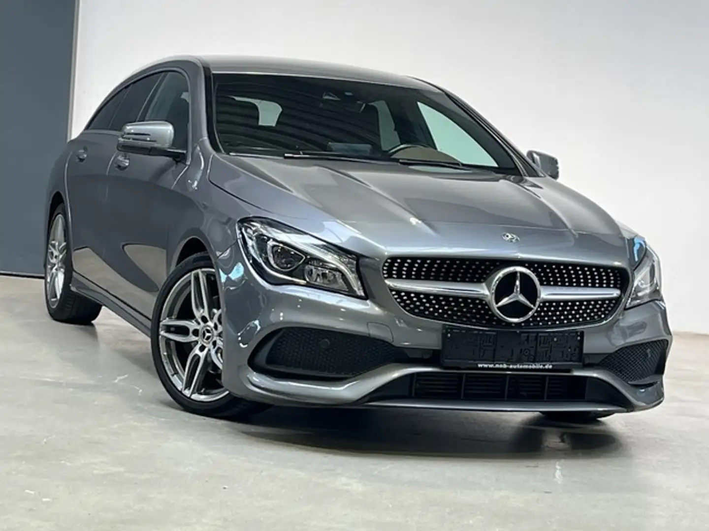 Mercedes-Benz CLA 200 AMG Kamera Keyless LED Diamant Gris - 2