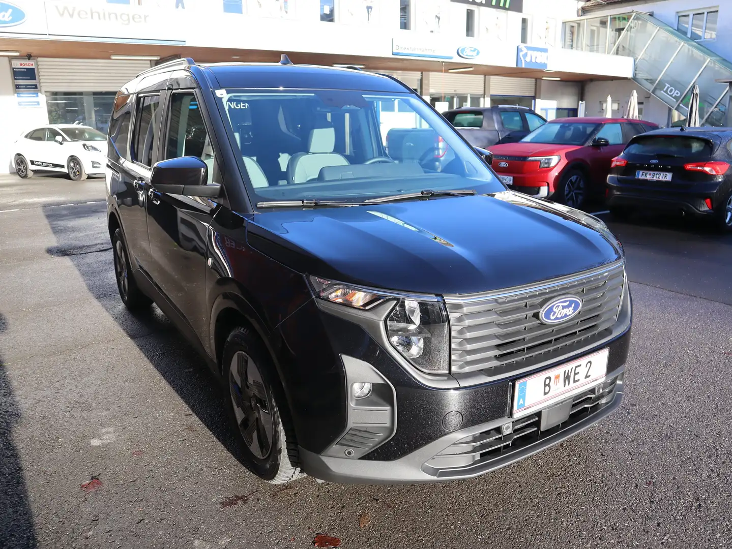 Ford Tourneo Courier Titanium Schwarz - 1