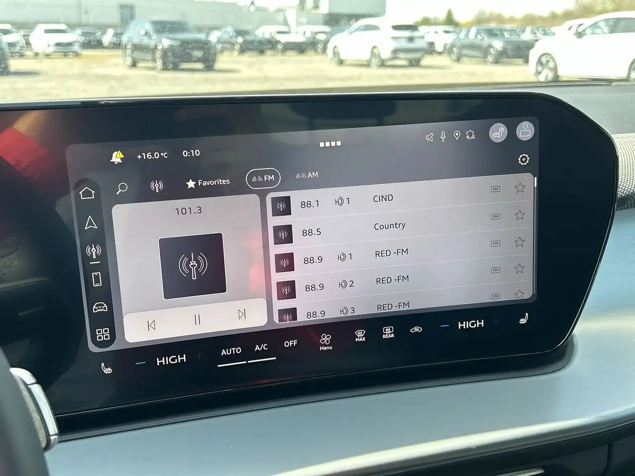 Audi Q3 снимка Audi Q3