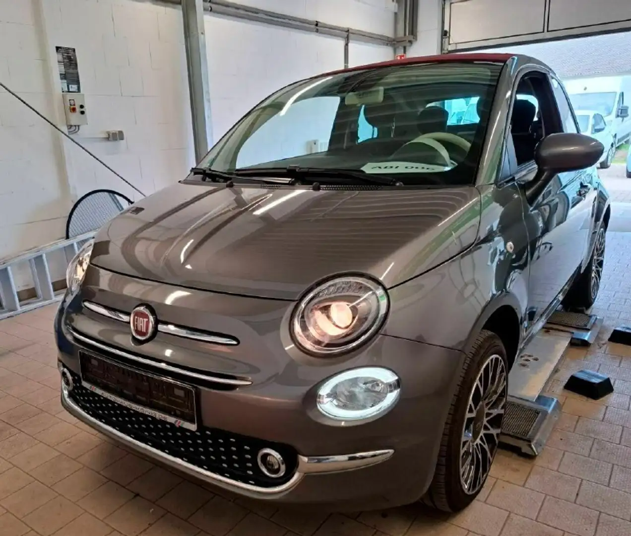 Fiat 500C 1.0 GSE DolceVita Klimaautomatik-Einparkh. Grau - 1