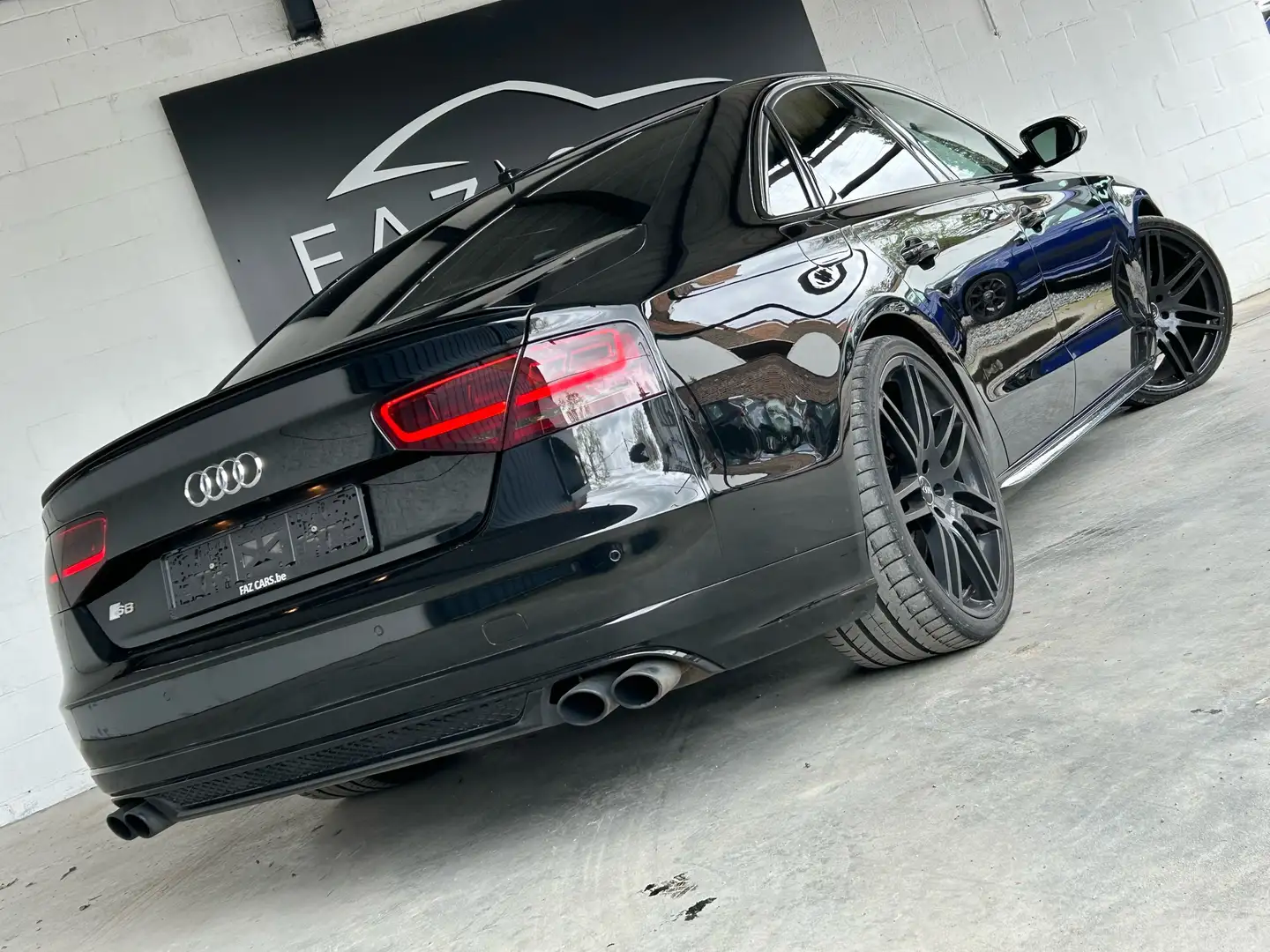 Audi A8 3.0 TDi V6 * FULL OPTIONS * KIT S8 * Schwarz - 2
