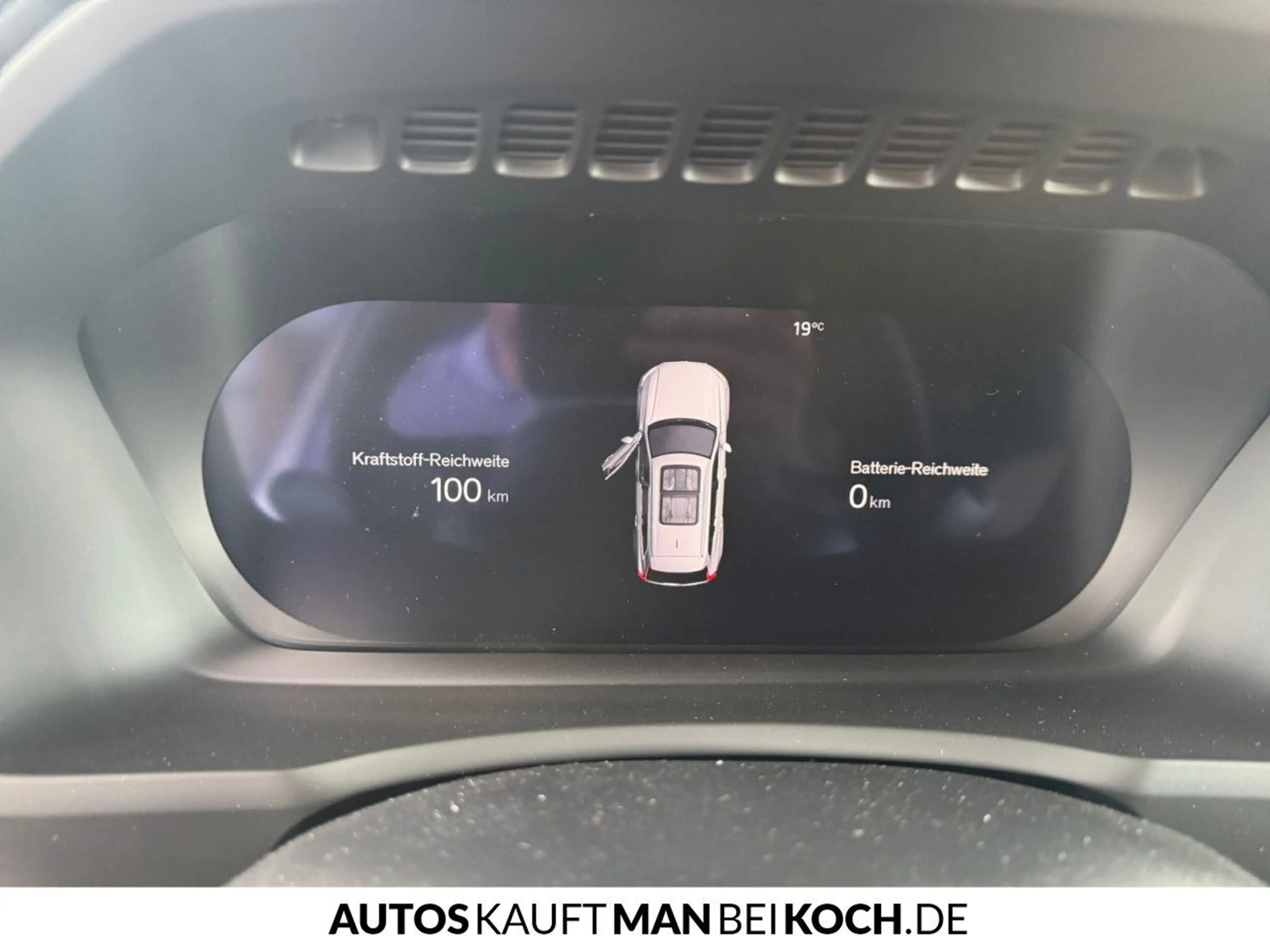 Volvo XC90 T8 AWD Plug-in Hybrid Plus Dark — photo 11
