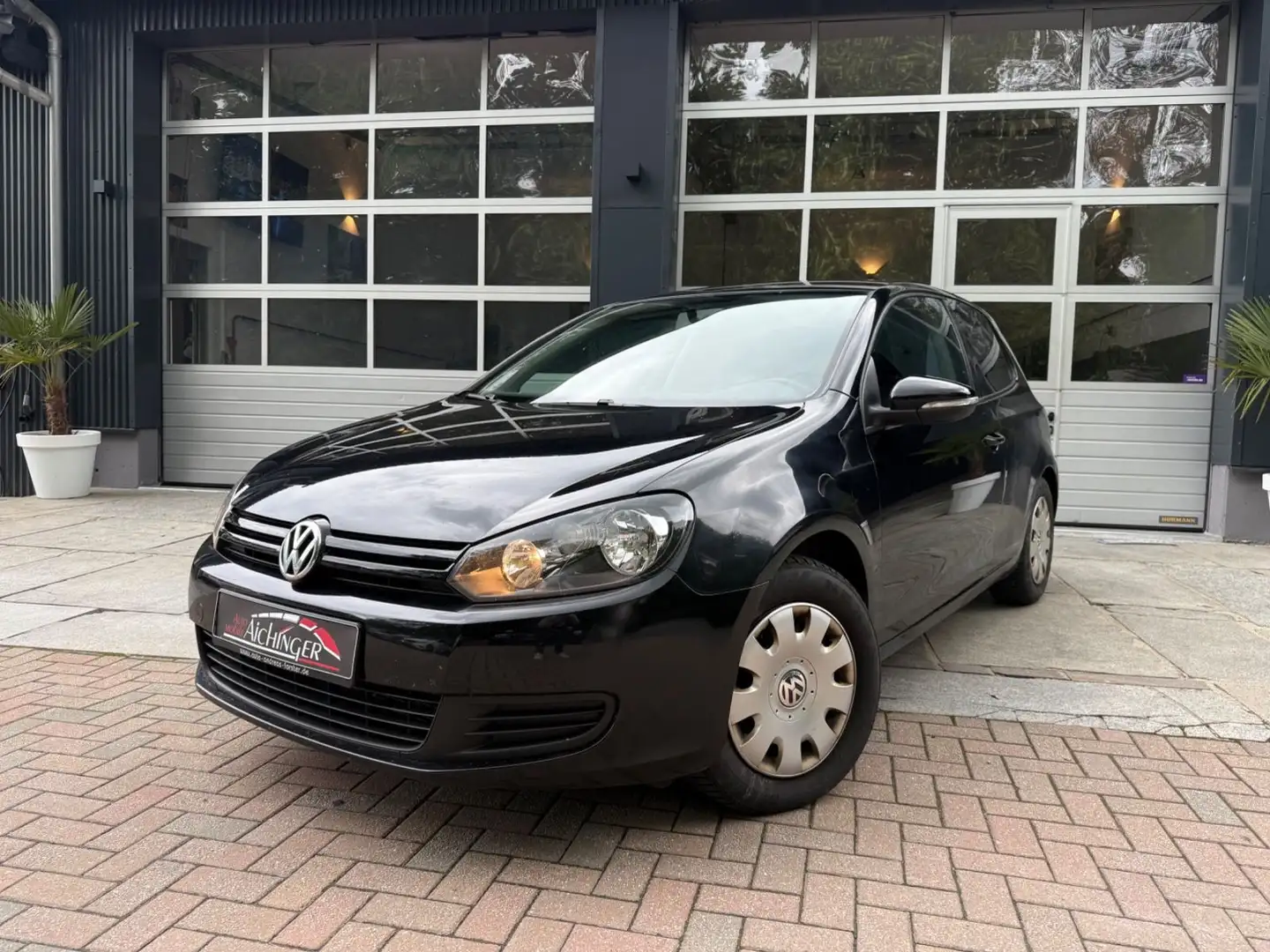 Volkswagen Golf VI Trendline 2.Hand Klima ZV Tüv 02/27 Schwarz - 1