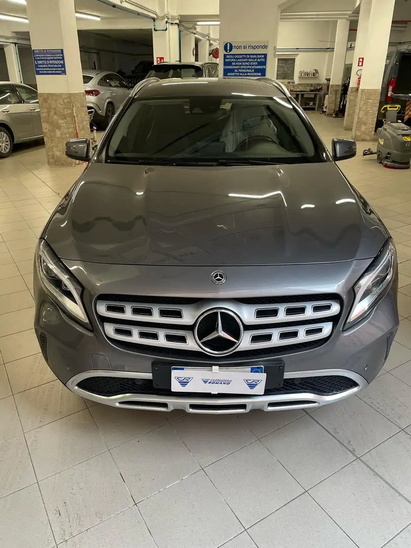 Mercedes-Benz GLA 200 GLA-X156 2017 d Sport auto Argento - 2
