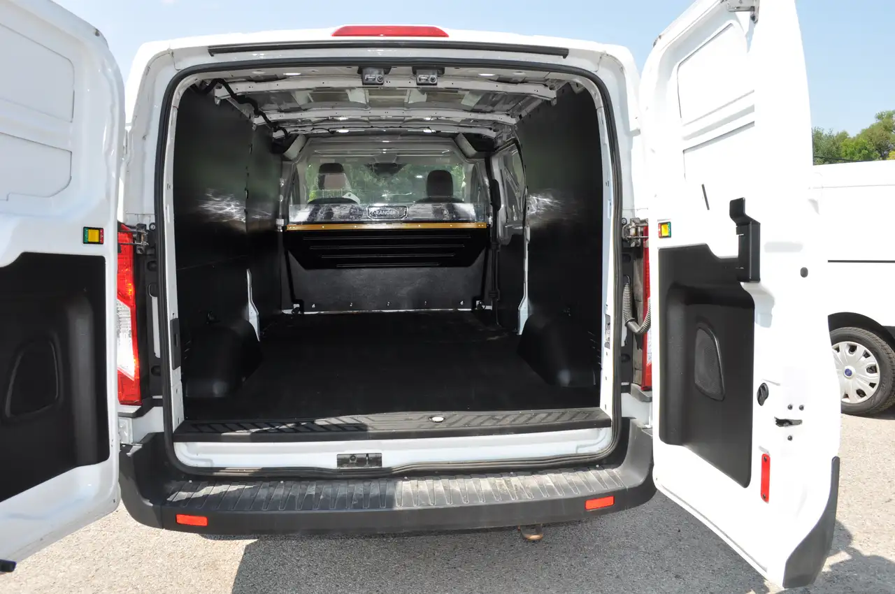Ford Transit Cargo Van снимка Ford Transit Cargo Van