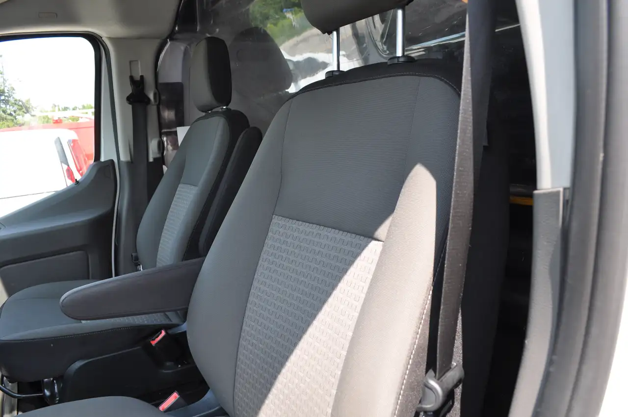 Ford Transit Cargo Van снимка Ford Transit Cargo Van