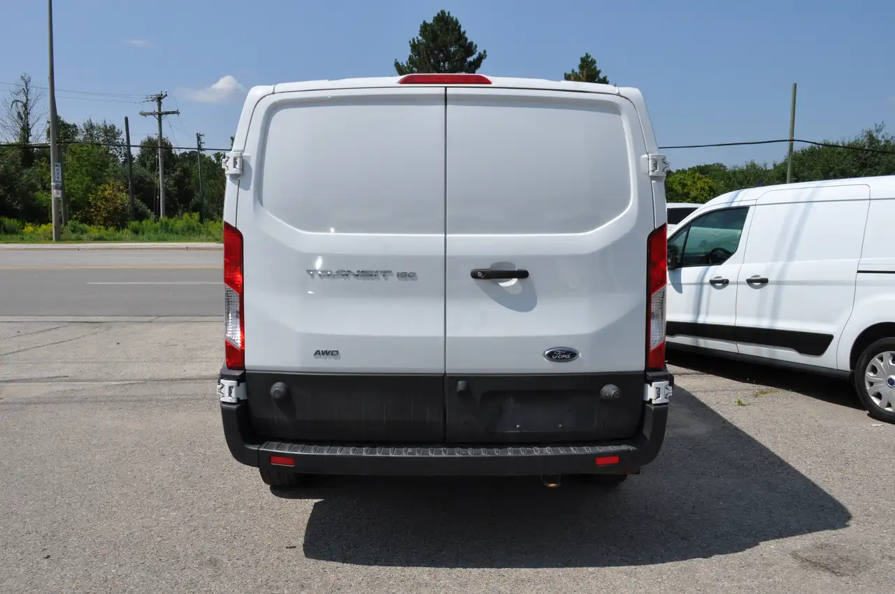 Ford Transit Cargo Van снимка Ford Transit Cargo Van