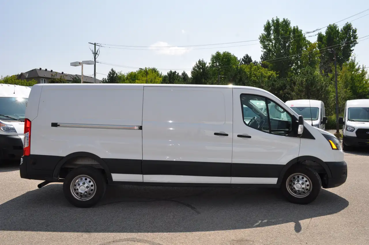 Ford Transit Cargo Van снимка Ford Transit Cargo Van