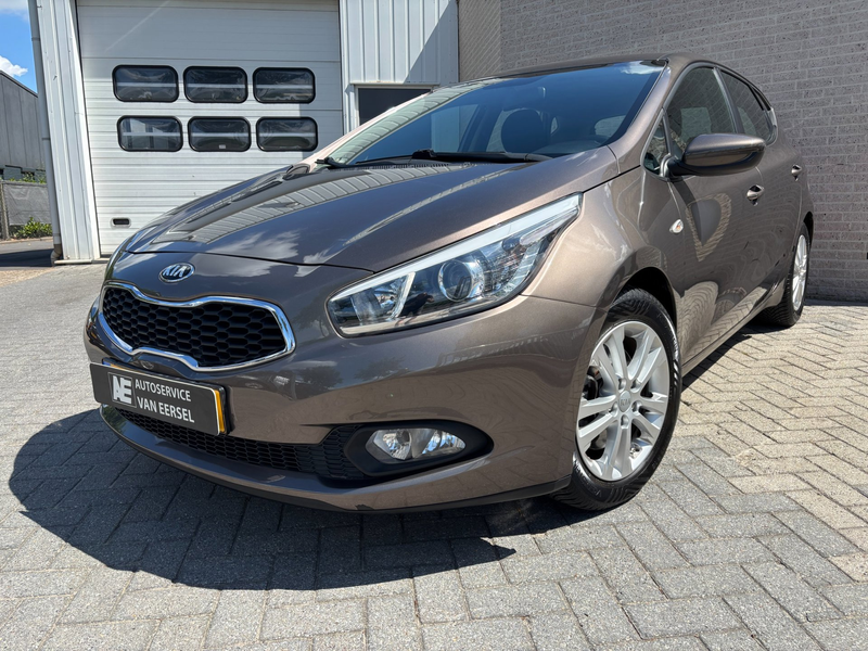 Kia Ceed / cee'd 1.4 CVVT AIRCO/4 SEIZOENEN BAND/PARROT.