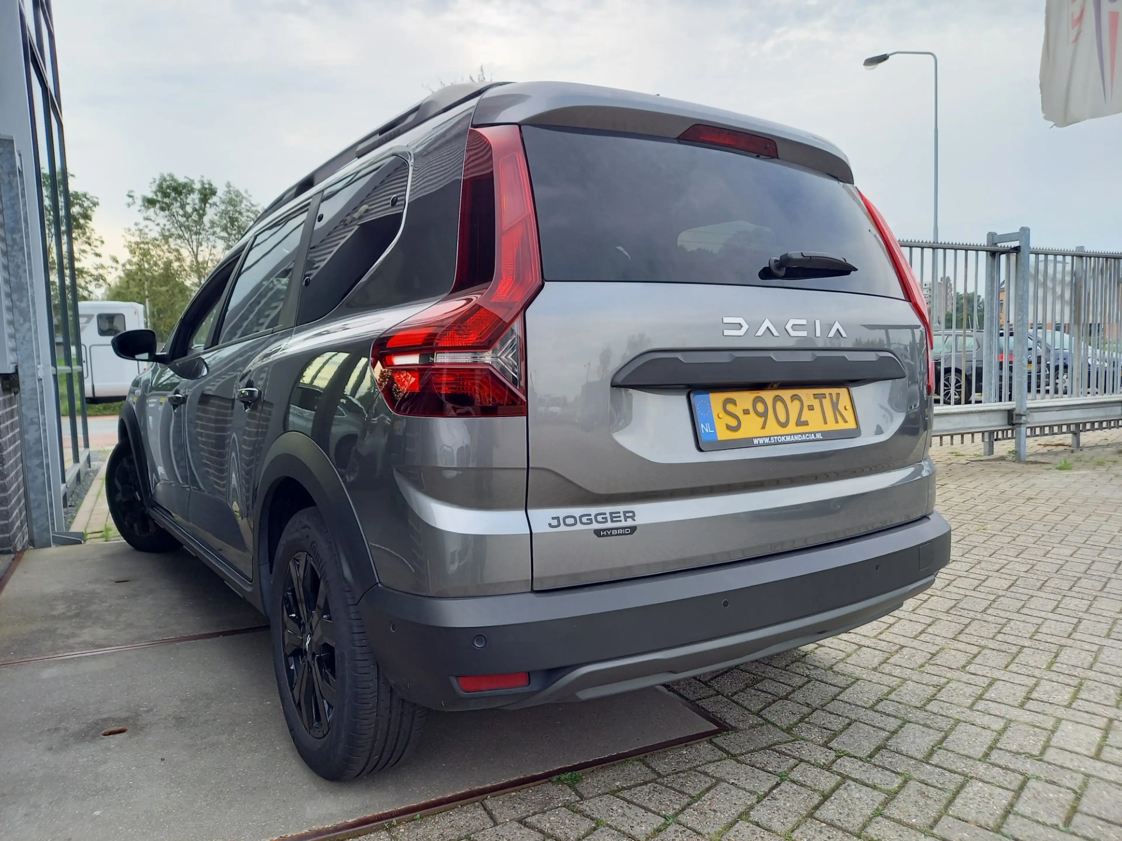 Dacia Jogger 1.6 Hybrid 140 Extreme 7P - CAMERA - PDC V/A - CAR — photo 8