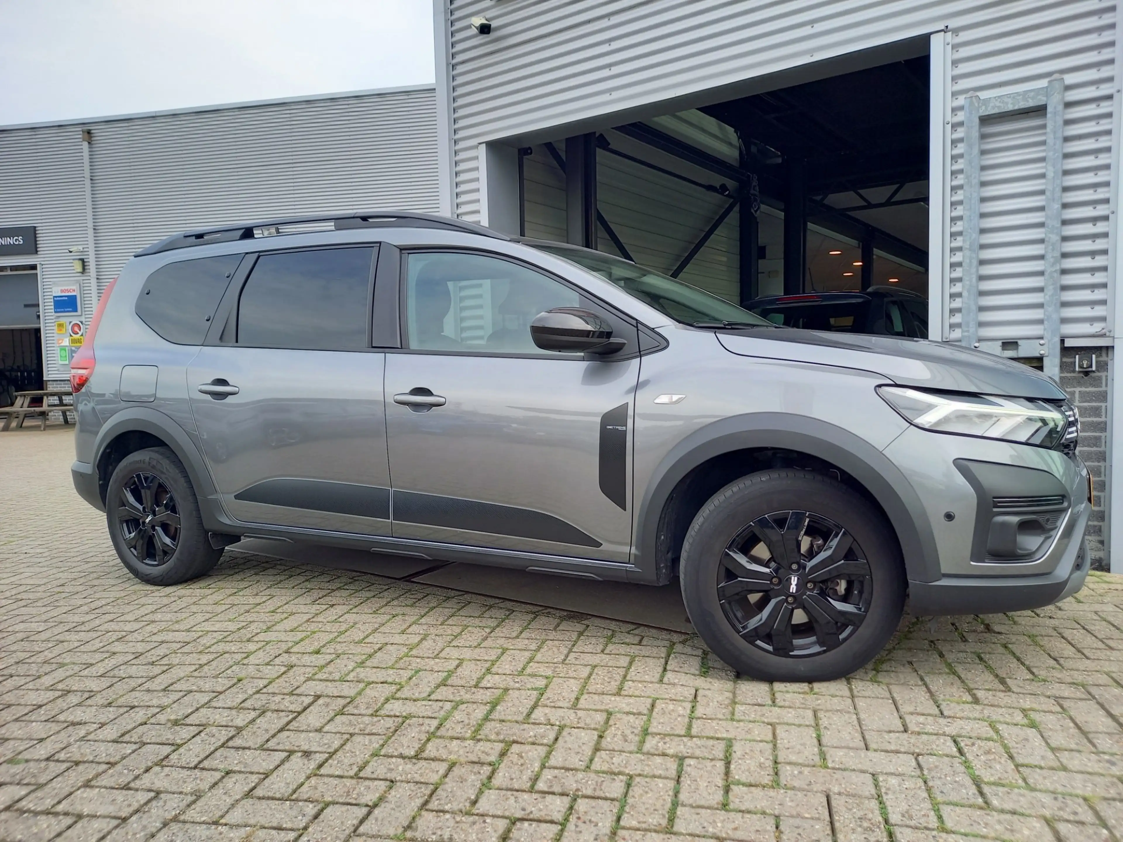 Dacia Jogger 1.6 Hybrid 140 Extreme 7P - CAMERA - PDC V/A - CAR — photo 5
