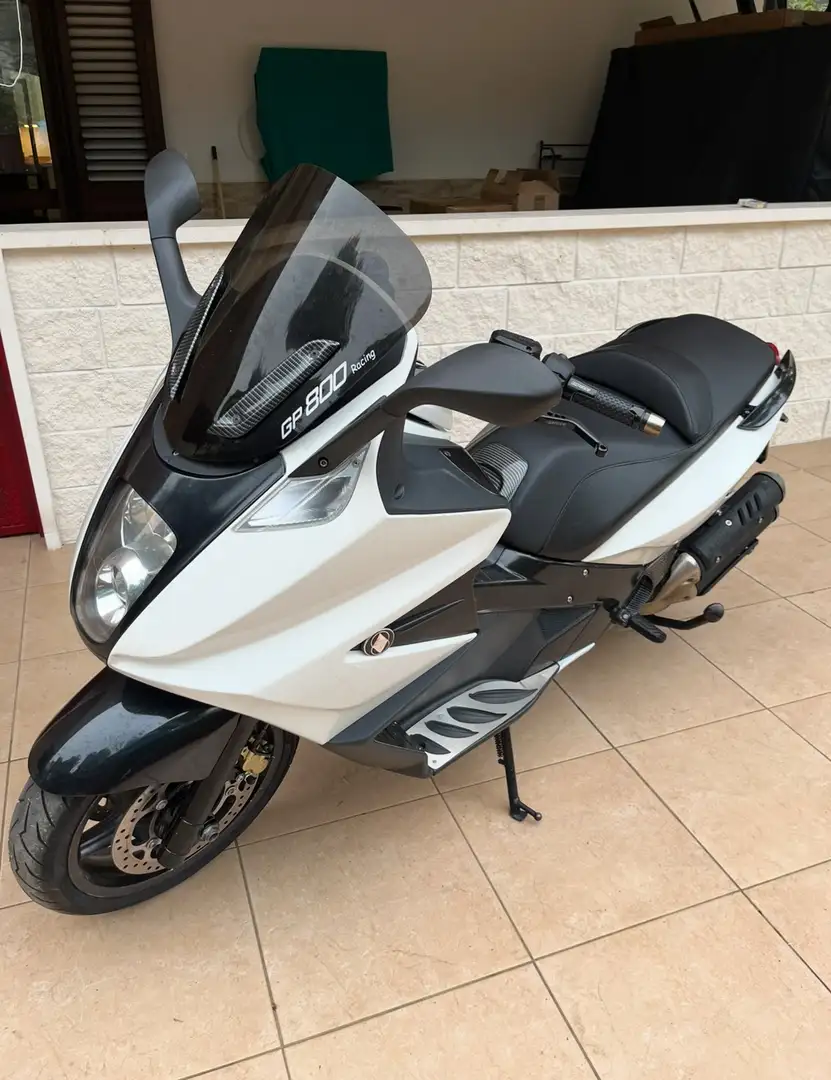 Gilera GP 800 Sport - 1