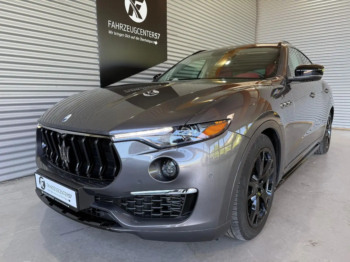 Maserati Levante 3.0 V6 GT/4WD/360°/ACC/CARPLAY/PANO Gris - 2
