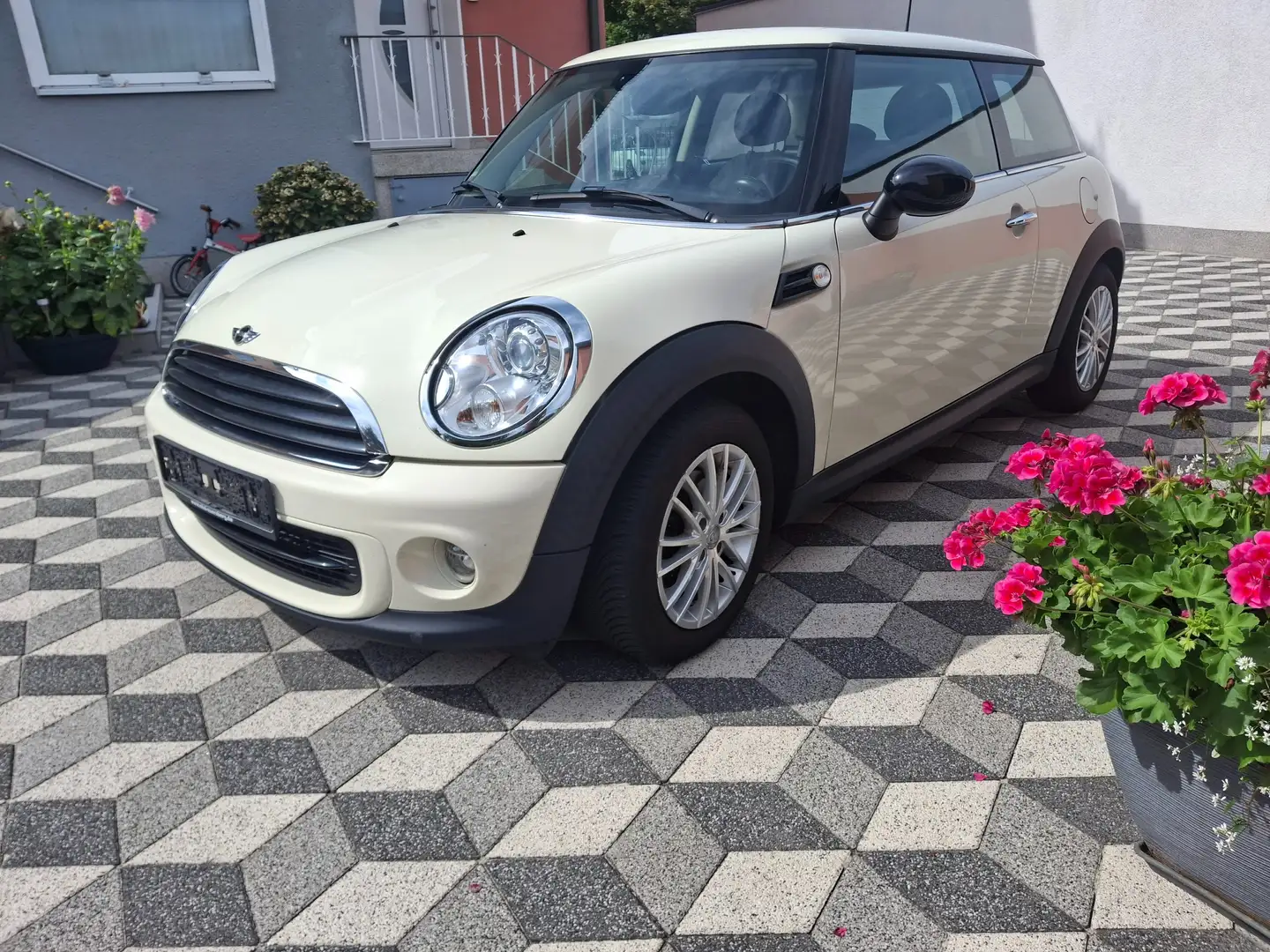 MINI One One Weiß - 1