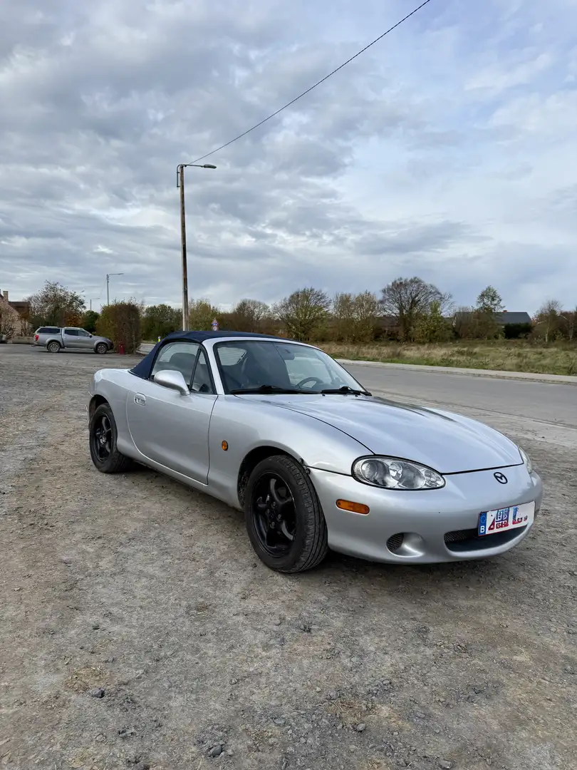 Mazda MX-5 Серебристый - 1