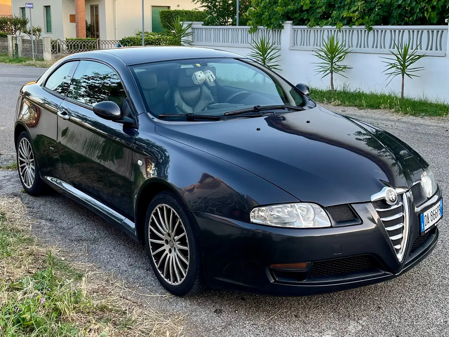 Alfa Romeo GT GT 1.9 jtd mjt Distinctive Noir - 1