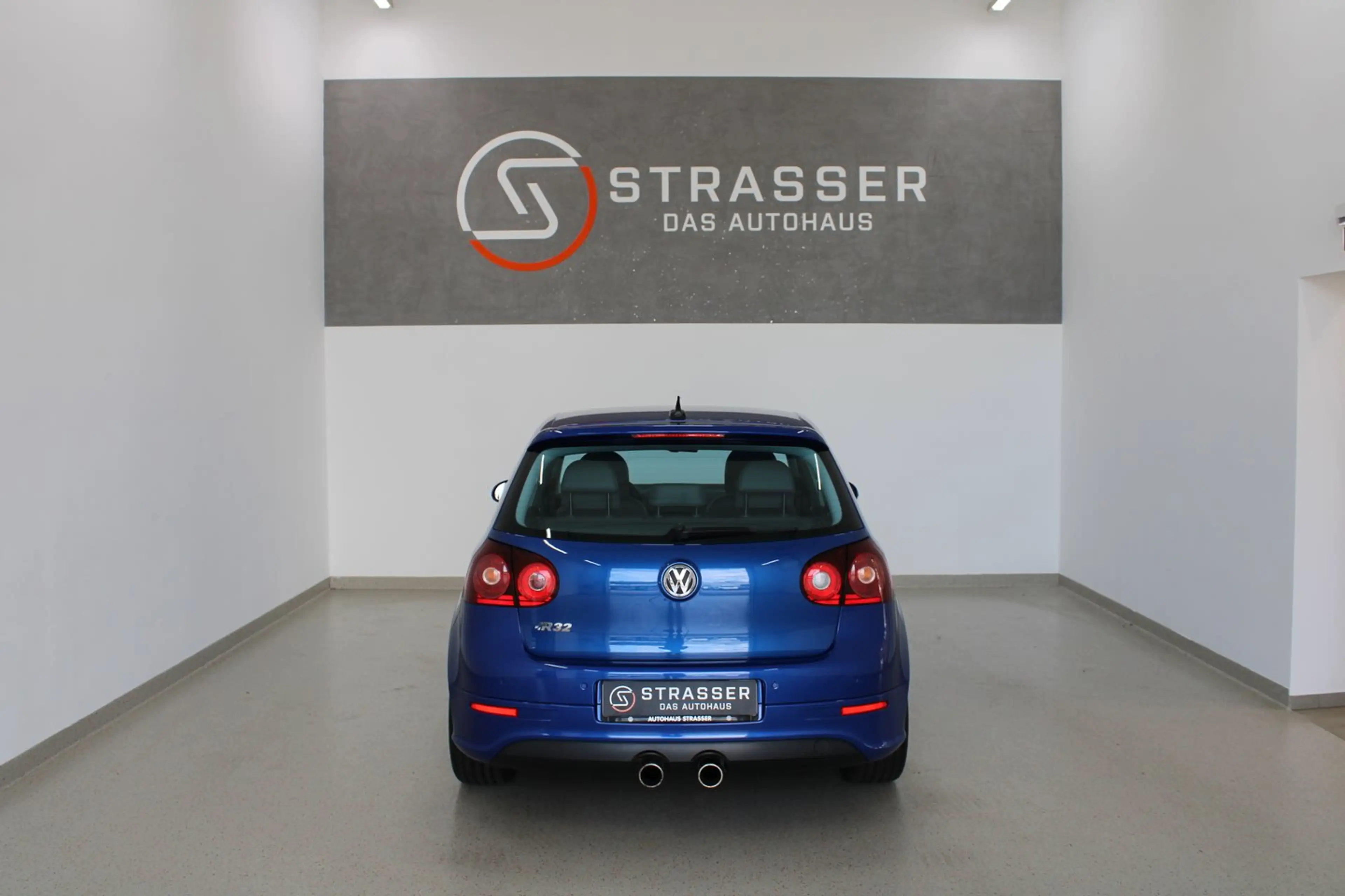 Volkswagen Golf R R32 4MOTION — photo 3
