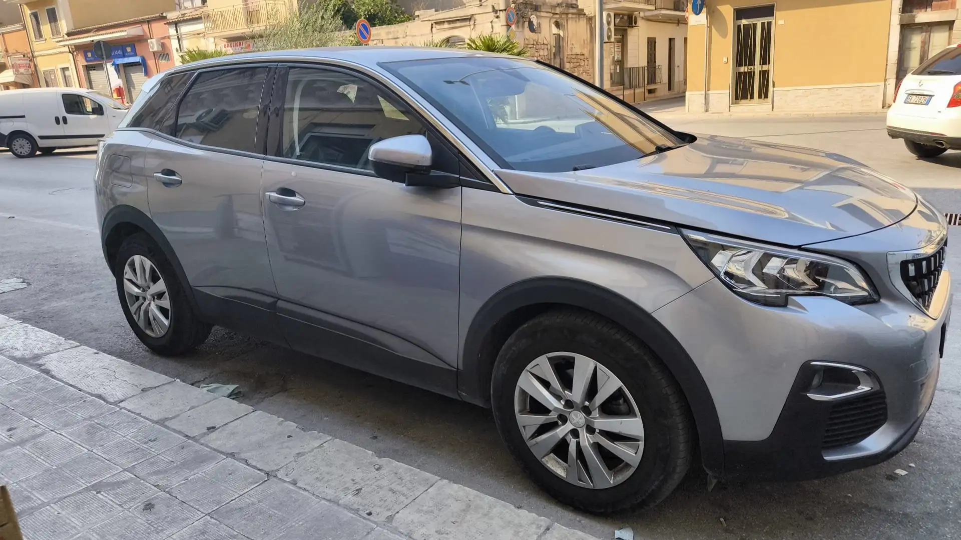 Peugeot 3008 3008 II 2016 1.2 puretech t Active s Grigio - 2