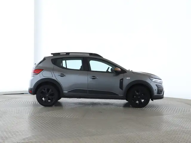 Dacia Sandero Stepway view 8