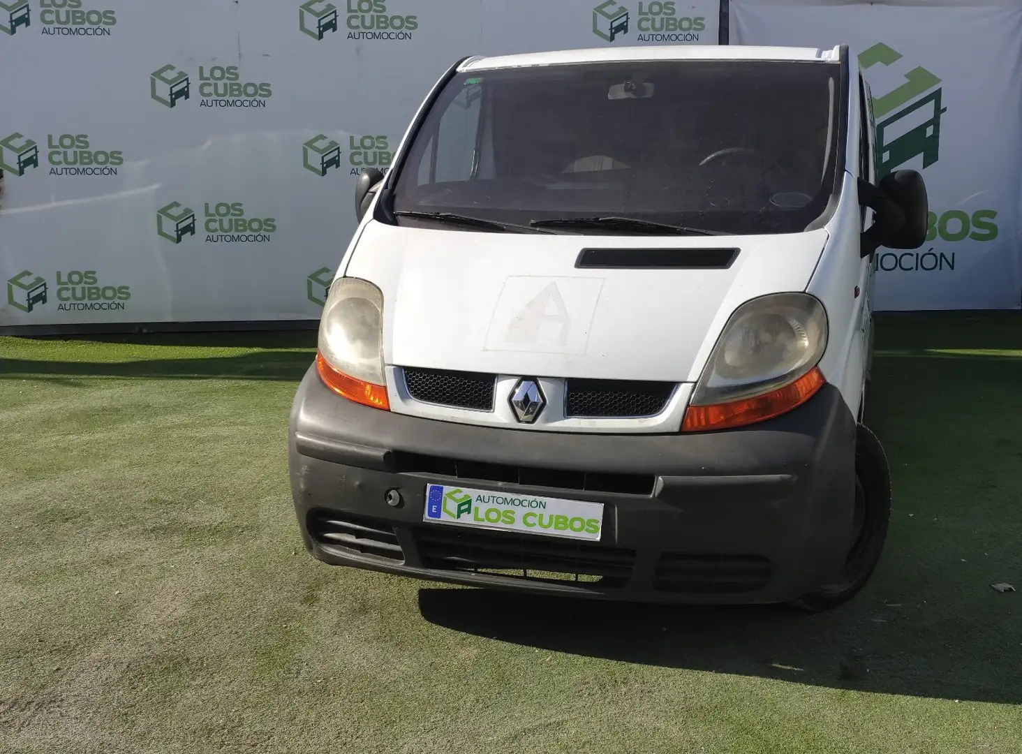Renault Trafic 1.9DCi Combi9 27 Corto Normal 100 Blanco - 1