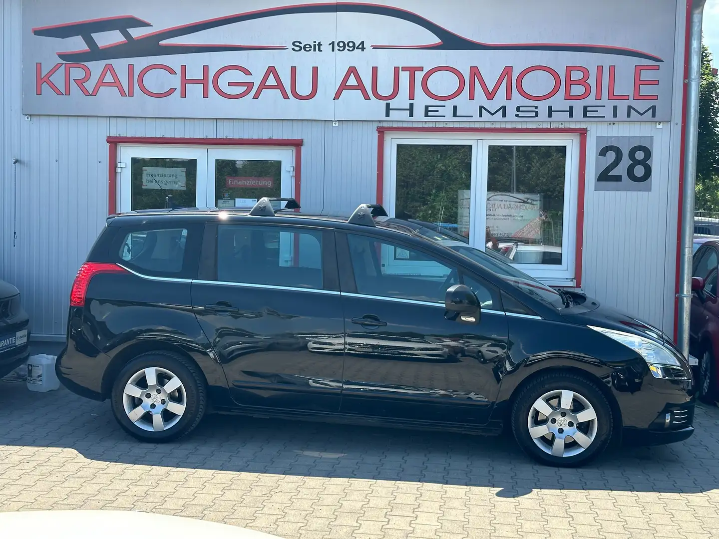 Peugeot 5008 2.0 HDI*7-Sitze*AHK*Panorama*Navi*Klimaauto*SR+WR Schwarz - 2