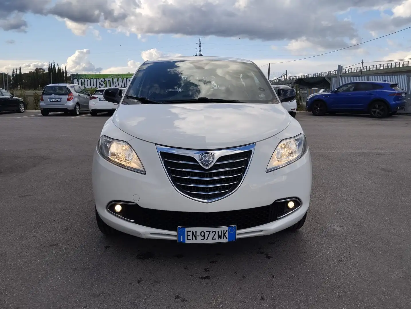 Lancia Ypsilon 0.9 twin air gold impianto a metano Bianco - 1