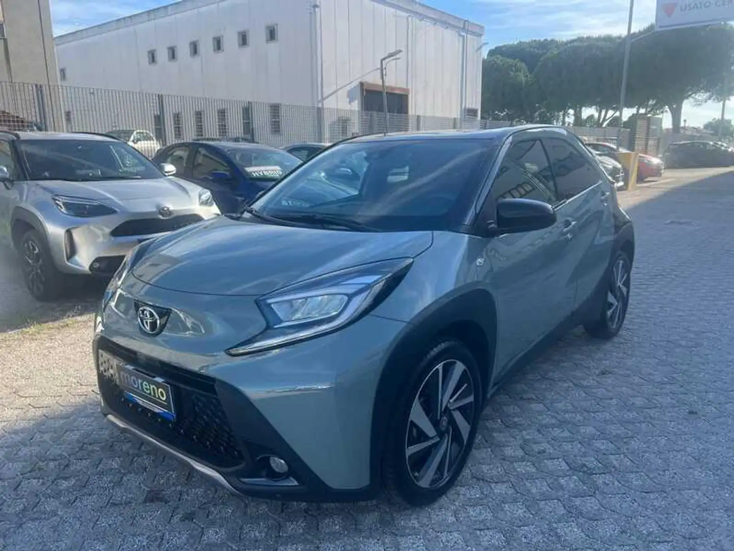 Toyota Aygo X 1.0 72 CV Lounge Vert - 1