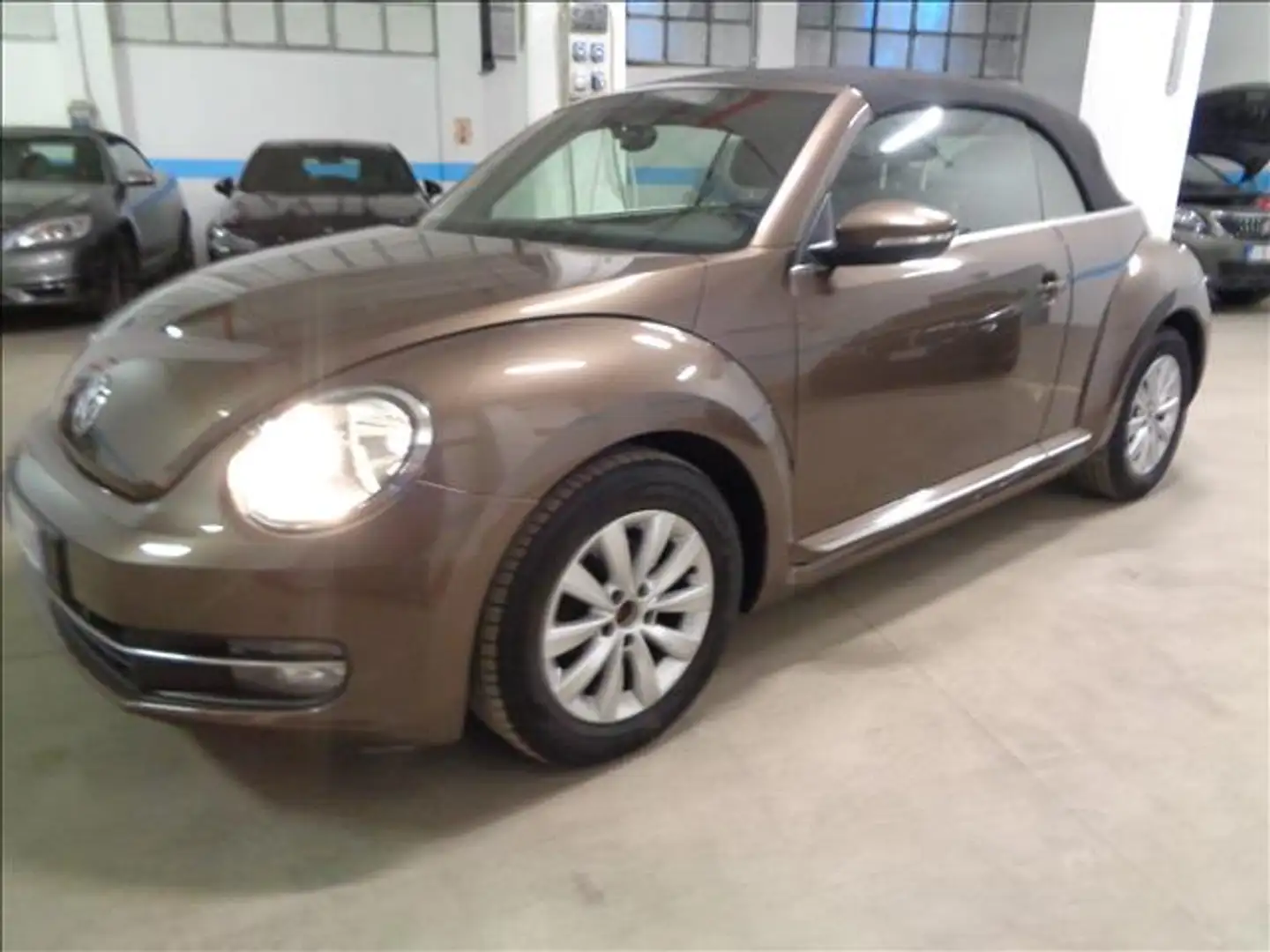 Volkswagen Maggiolino 1.2 TSI CABRIO DESIGN Hnědá - 1