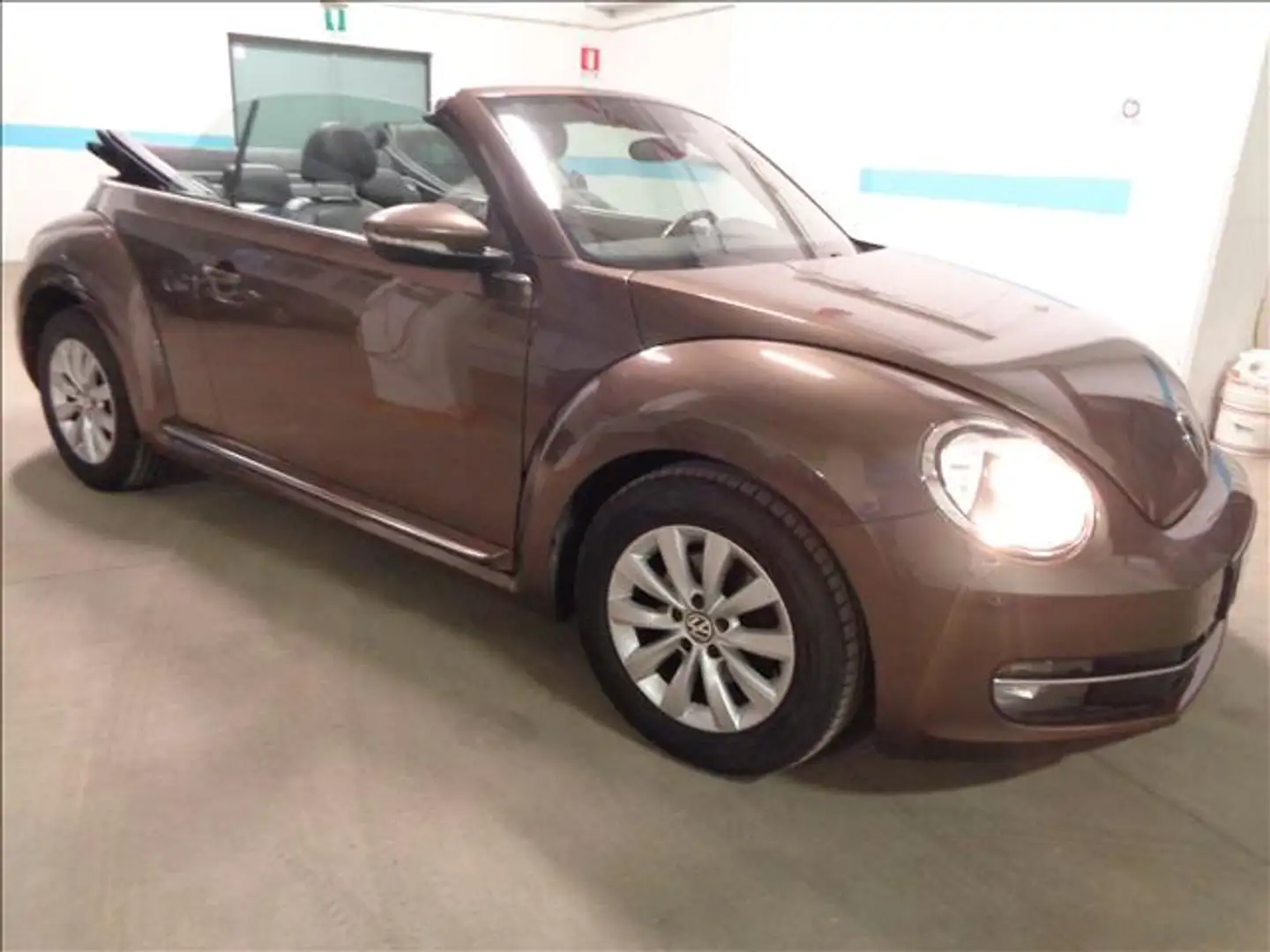 Volkswagen Maggiolino 1.2 TSI CABRIO DESIGN Brun - 2