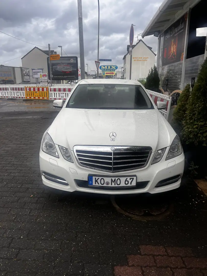 Mercedes-Benz E 220 T CDI DPF BlueEFFICIENCY 7G-TRONIC Elegance - 1