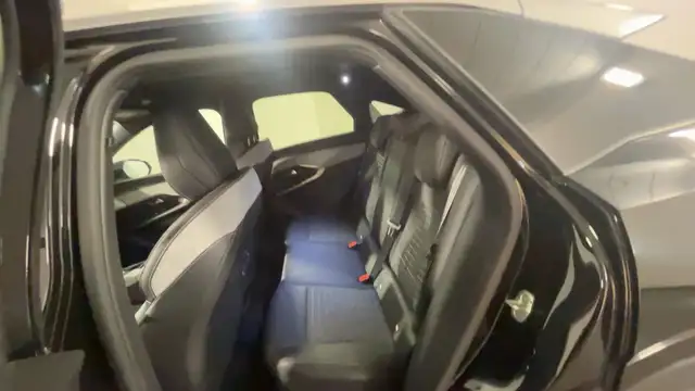 Peugeot 3008 view 9