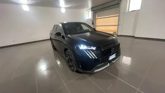 Peugeot 3008 view 3