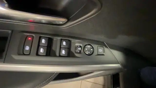 Peugeot 3008 view 18