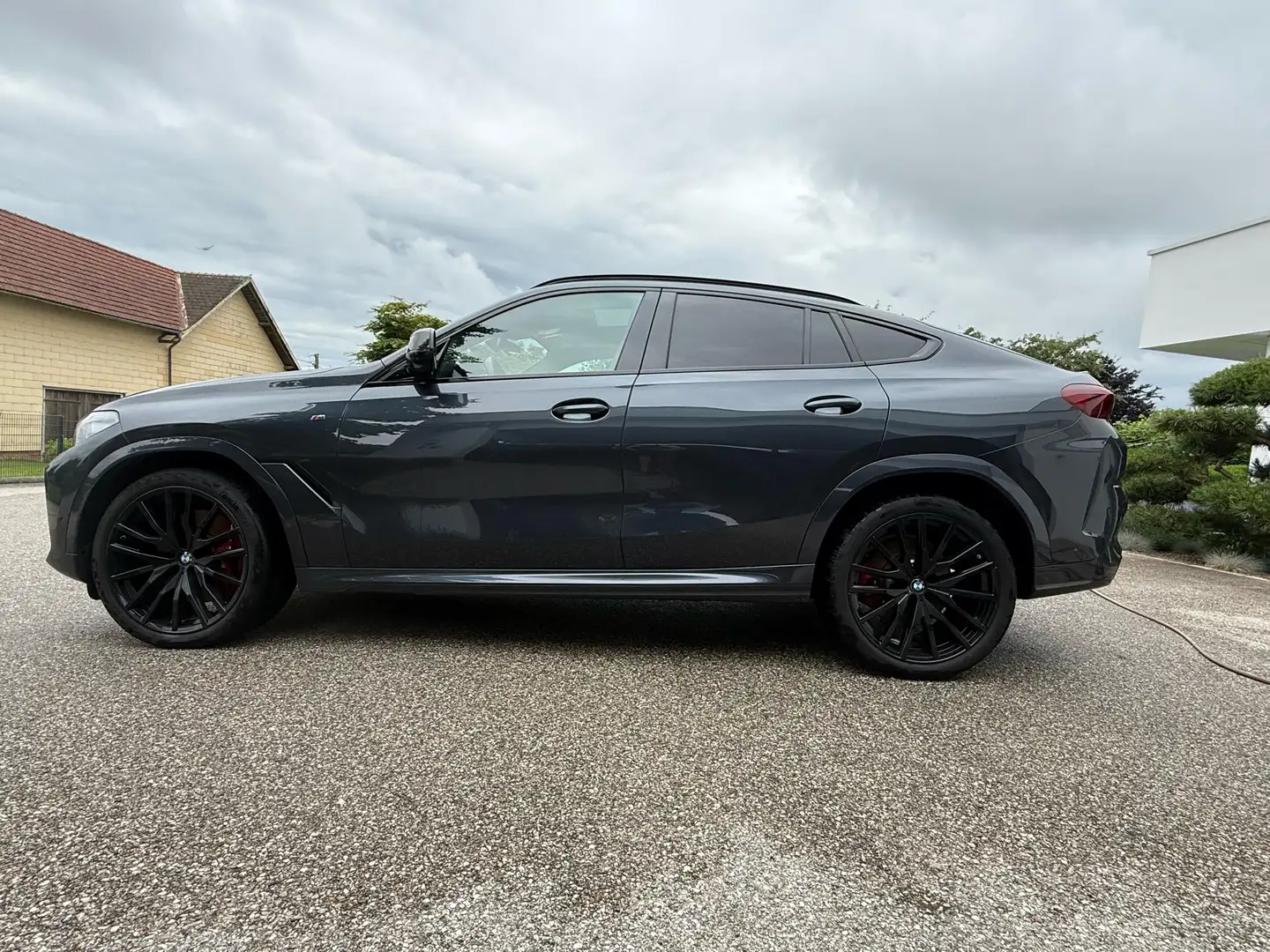 BMW X6 xDrive40d 48V Aut. Grau - 1