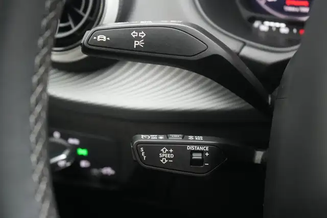 Audi SQ2 view 20