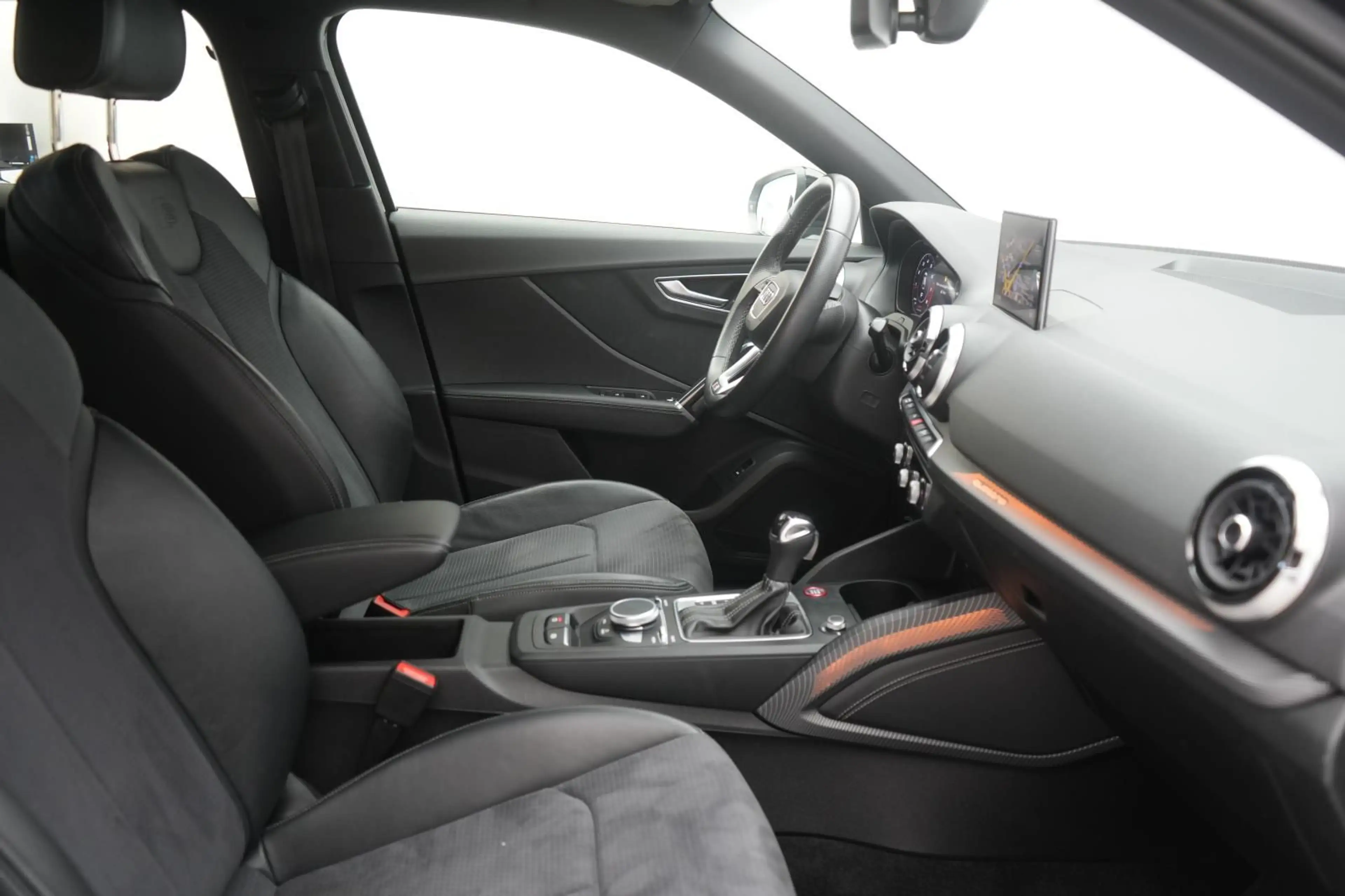 Audi SQ2 TFSI quattro S tronic ACC/Kamera/Virtual/Mat — photo 6