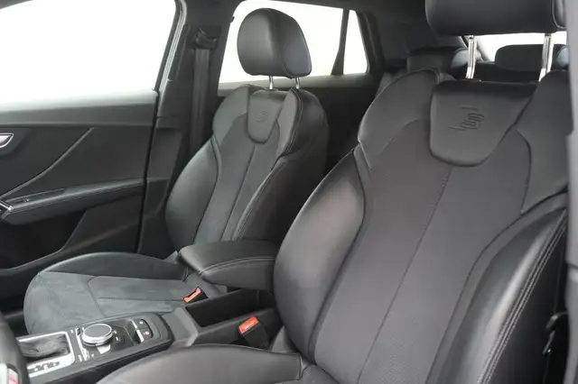 Audi SQ2 view 10