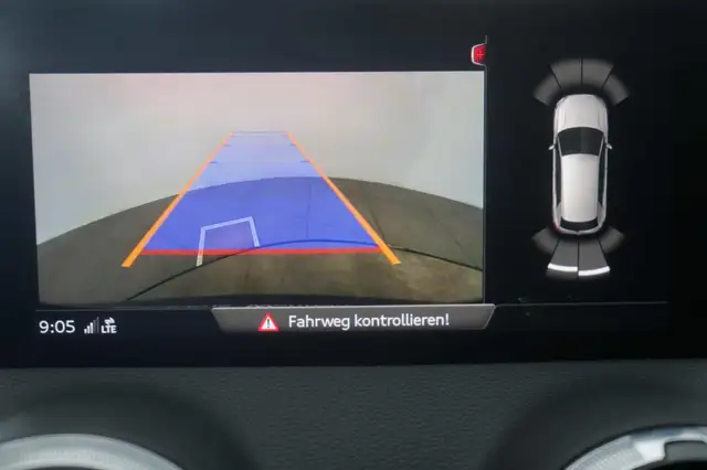 Audi SQ2 view 15
